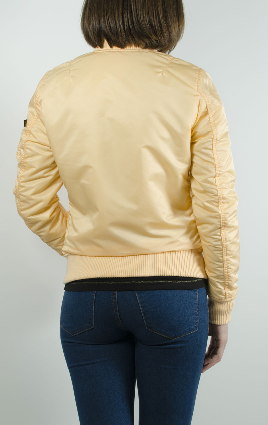 Женский бомбер ALPHA INDUSTRIES MA-1 VF 59 apricot 