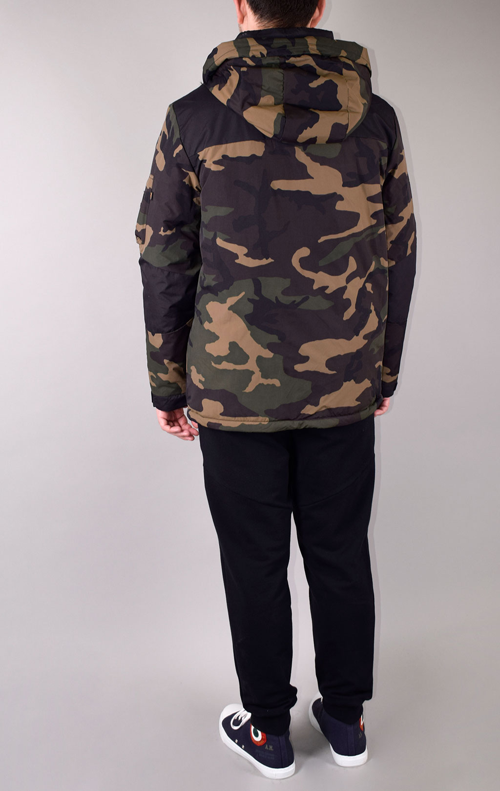 Куртка ALPHA INDUSTRIES AVALANCE PRIMALOFT dark camo woodland 