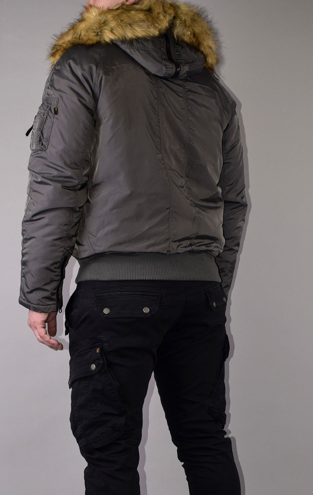 Аляска короткая ALPHA INDUSTRIES N-2B PPS grey black 