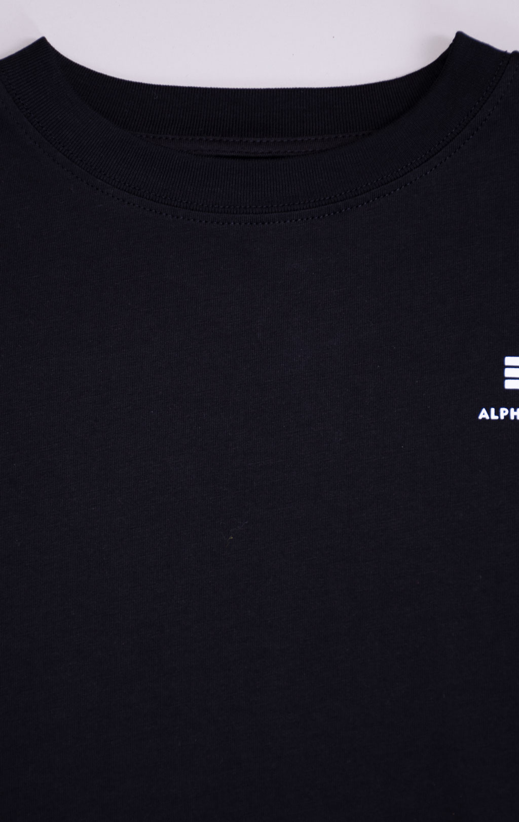 Женская футболка-кроп ALPHA INDUSTRIES BASIC T CROPPED SMALL LOGO black 