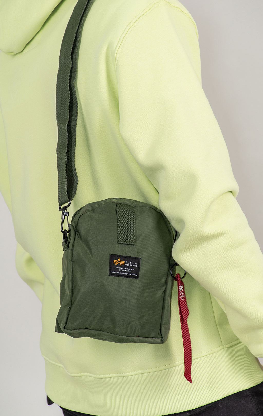 Сумка ALPHA INDUSTRIES CREW CARRY BAG sage green 
