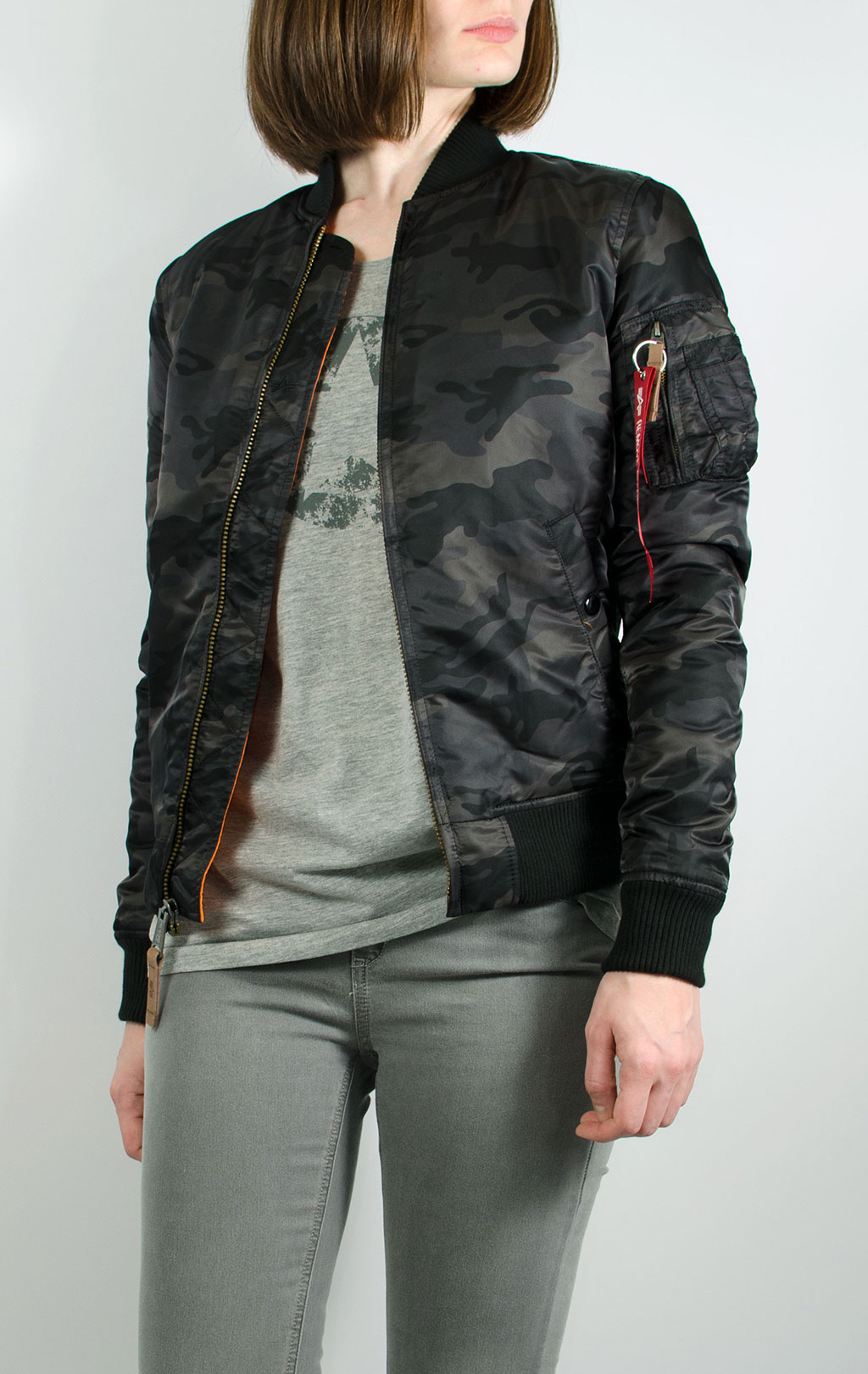 Женский бомбер ALPHA INDUSTRIES MA-1 VF 59 black camo 