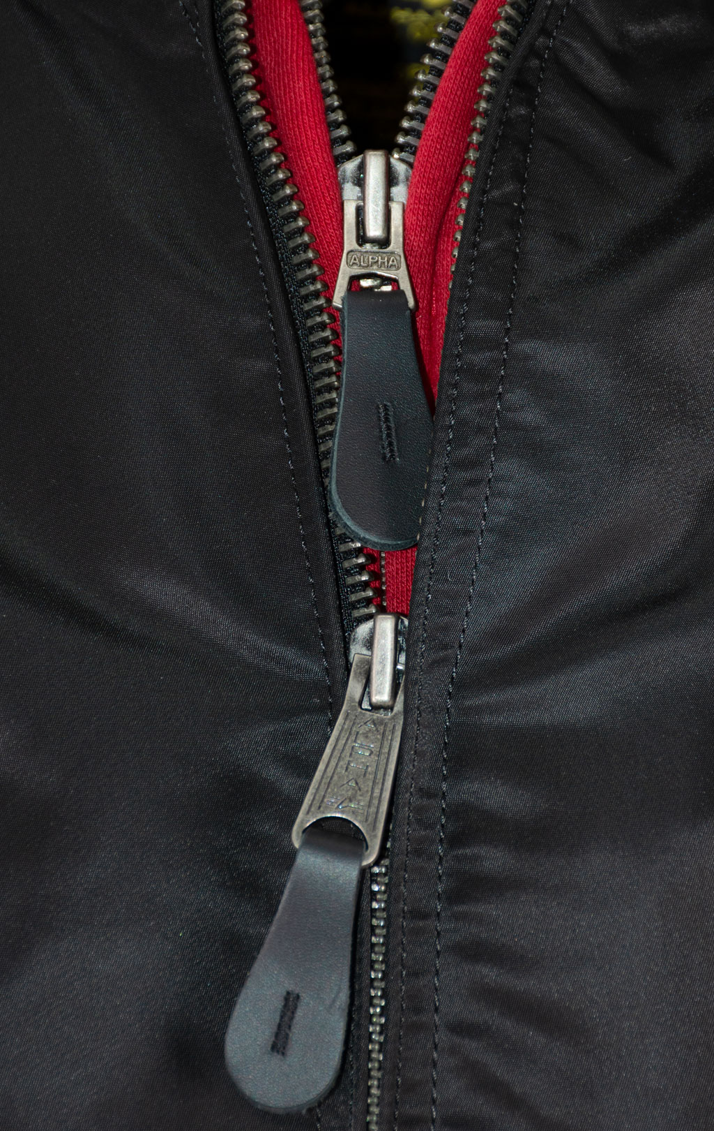Куртка-бомбер лётная ALPHA INDUSTRIES MA-1 D-Tec SE black/red 