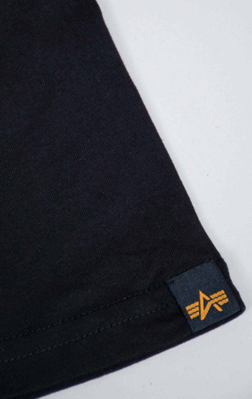 Футболка ALPHA INDUSTRIES NASA Reflective black/gold 
