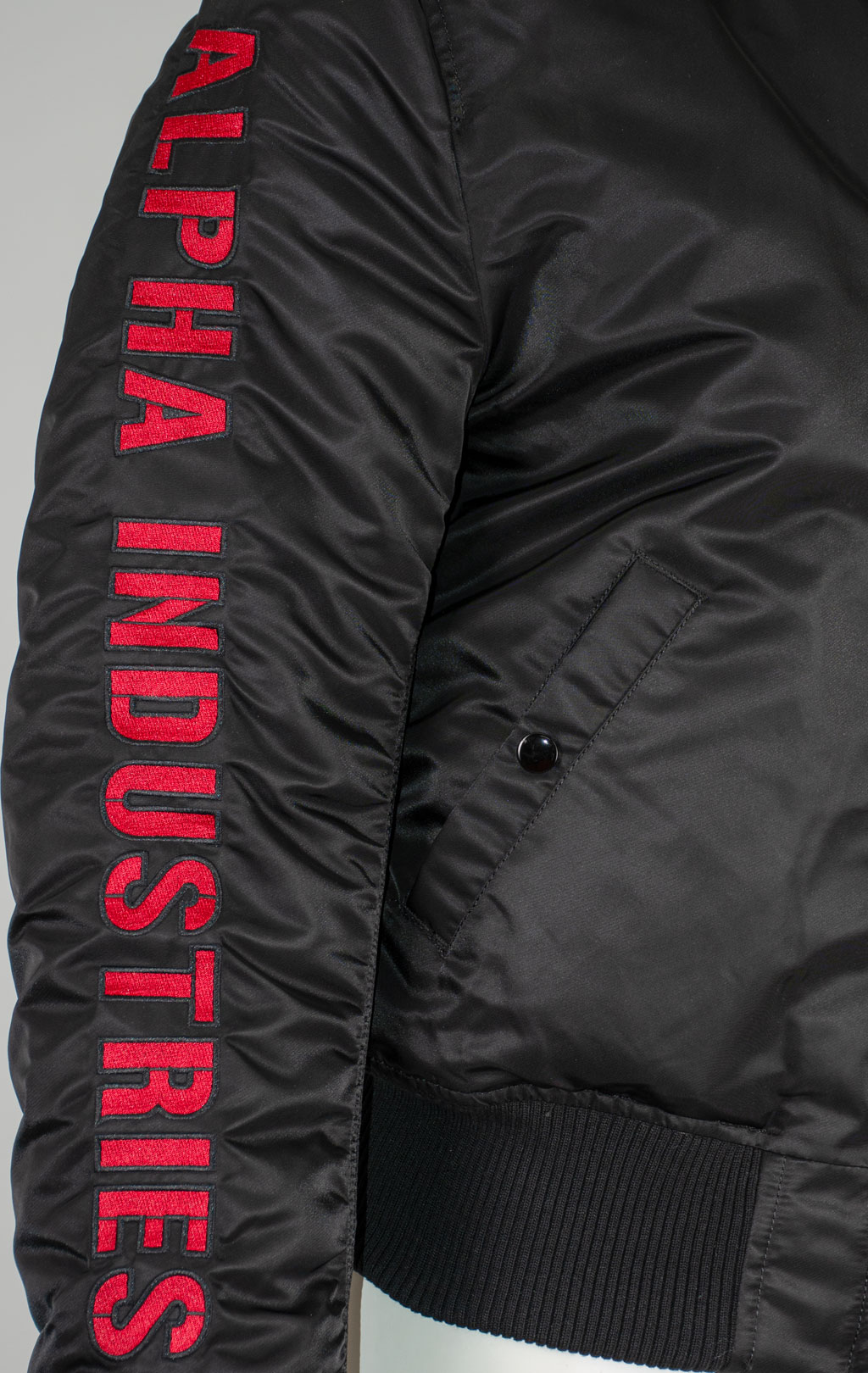 Куртка-бомбер лётная ALPHA INDUSTRIES MA-1 D-Tec SE black/red 