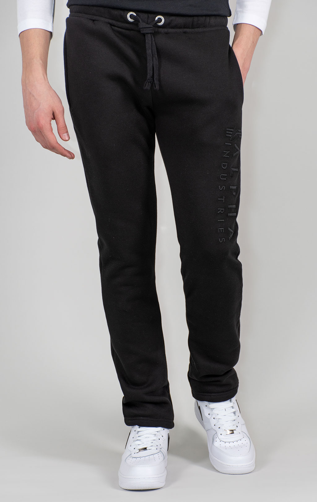 Брюки спортивные джоггеры ALPHA INDUSTRIES EMB JOGGER black 