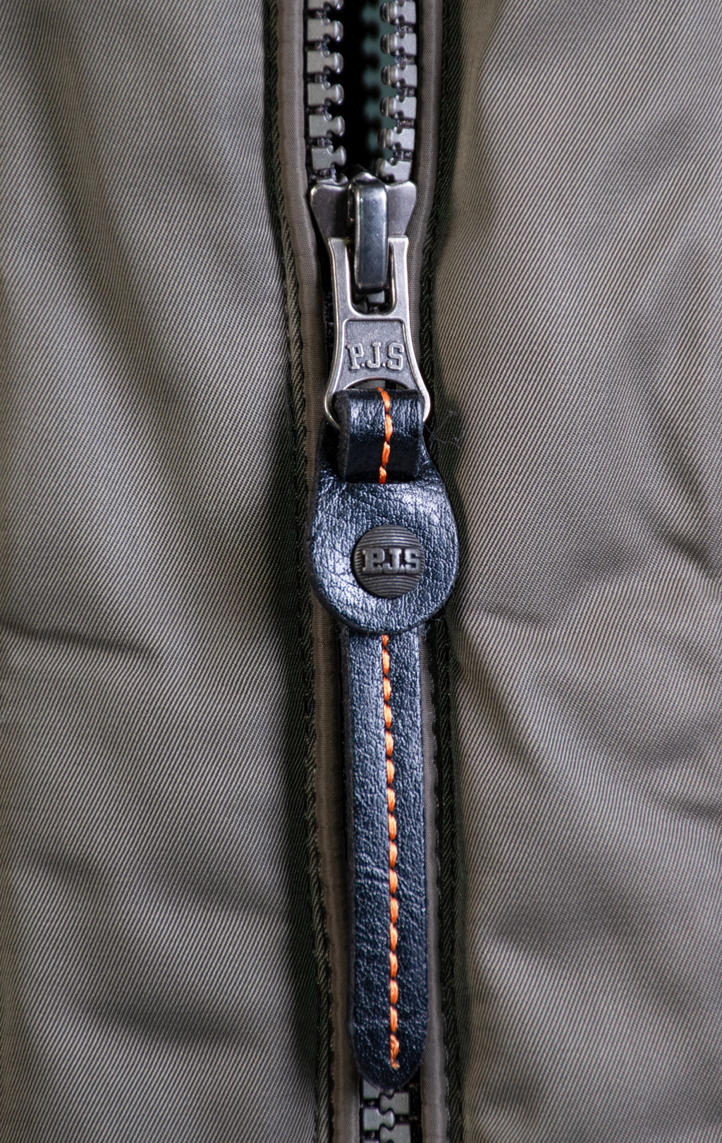 Женское пальто пуховое PARAJUMPERS KAGURA FW 25/26 olive grey 