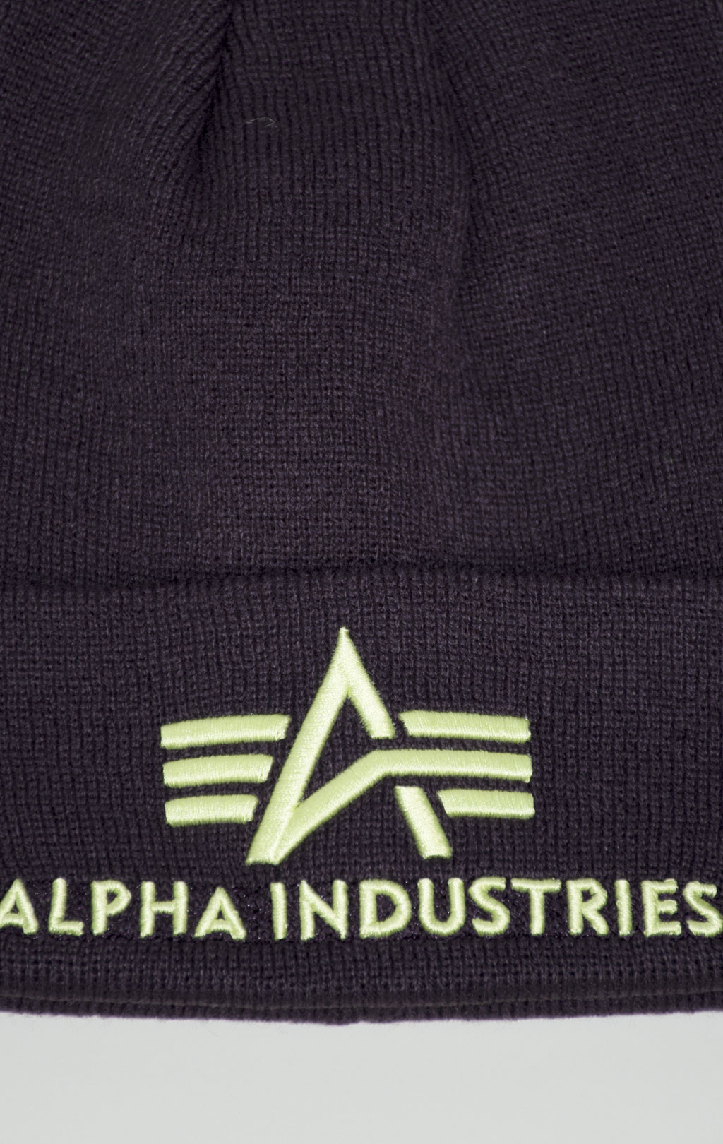 Шапка ALPHA INDUSTRIES 3D BEANIE plum 
