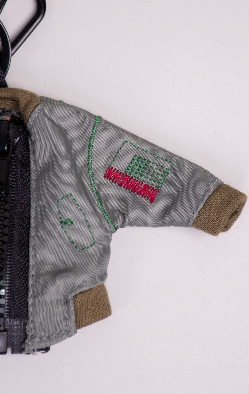 Брелок ALPHA INDUSTRIES MA-1 KEYCHAIN FW 26/27 sage 