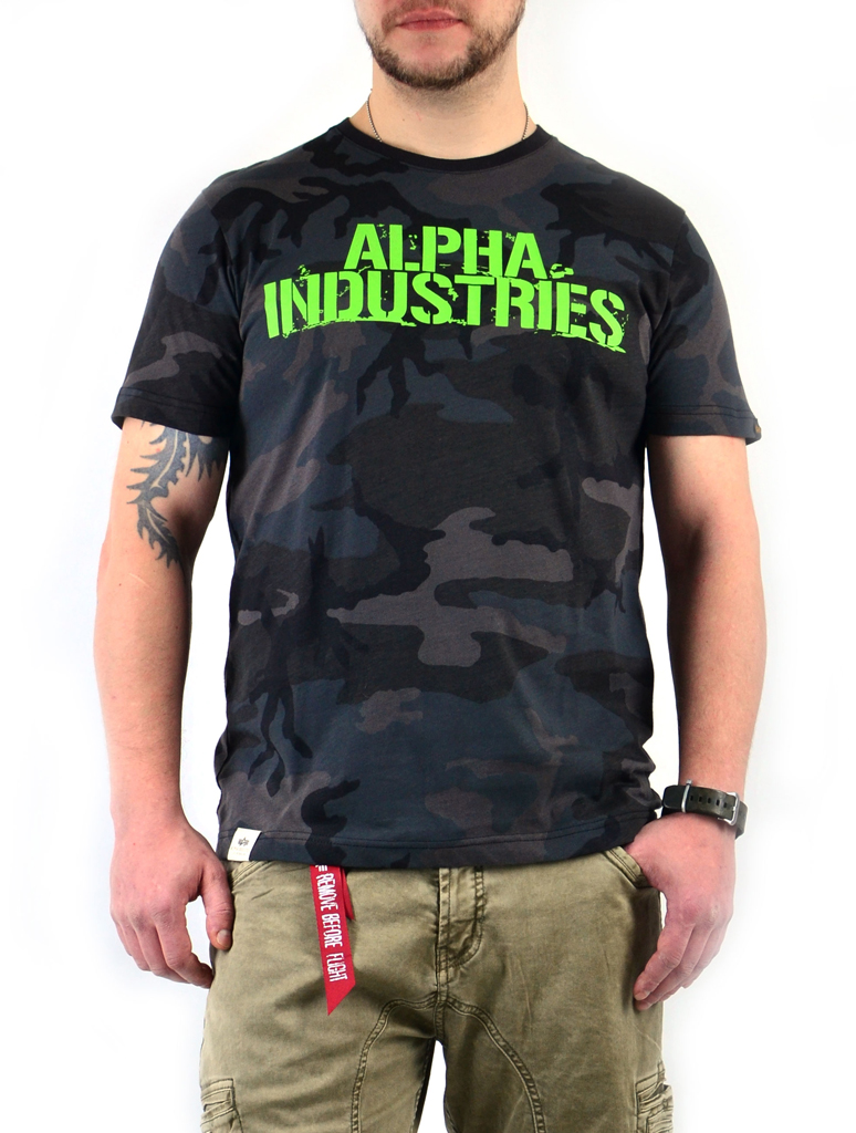 Футболка ALPHA INDUSTRIES BLURRED black camo 