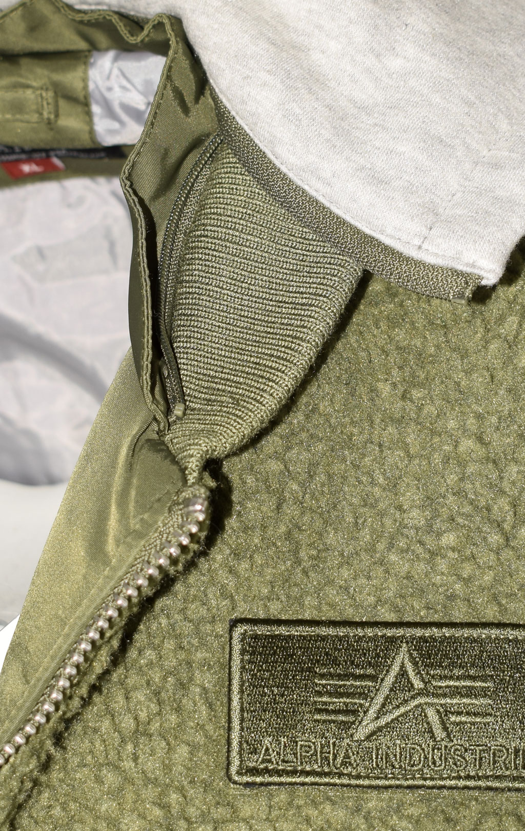 Куртка лётная ALPHA INDUSTRIES CWU ZIP HOODY TEDDY sage green 