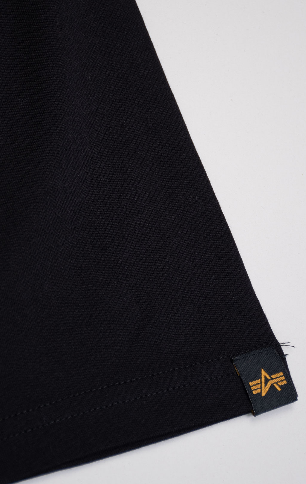 Футболка ALPHA INDUSTRIES DEFENCE black/orange 