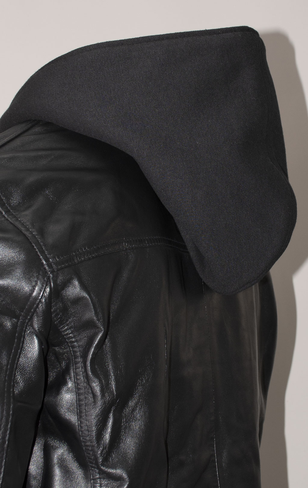 Куртка-бомбер лётная ALPHA INDUSTRIES MA-1 D-Tec leather LW кожа black/black 