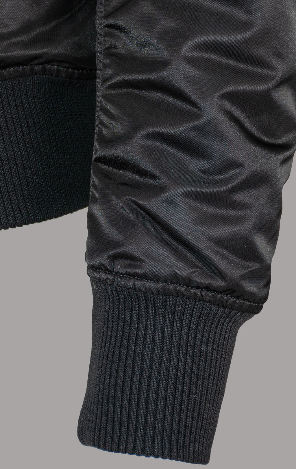 Куртка-бомбер лётная ALPHA INDUSTRIES MA-1 D-Tec SE black/red 