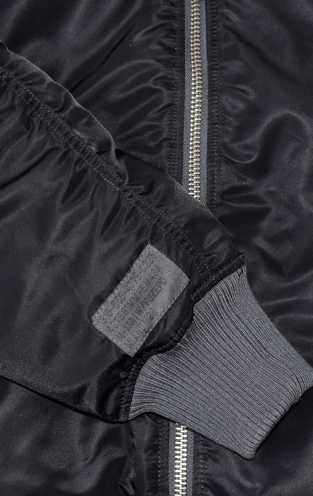 Куртка ALPHA INDUSTRIES MA-1 HOODED CW black 