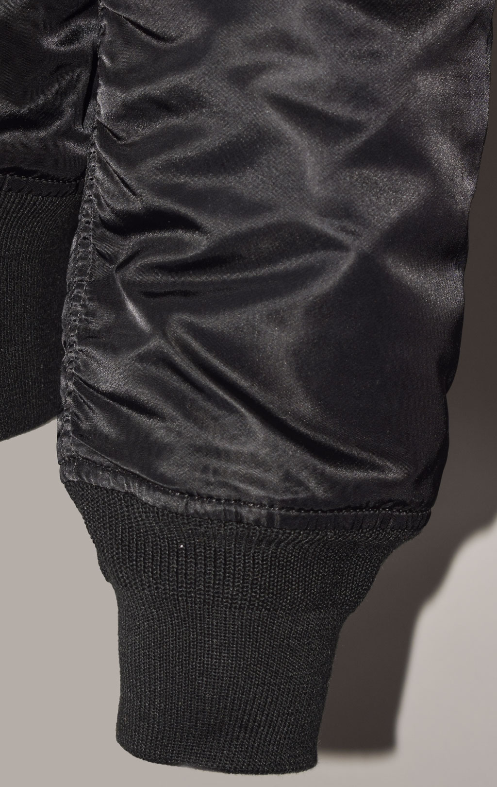 Бомбер ALPHA INDUSTRIES MA-1 SLIM FIT/EUROPEAN FIT SS 23 m black 