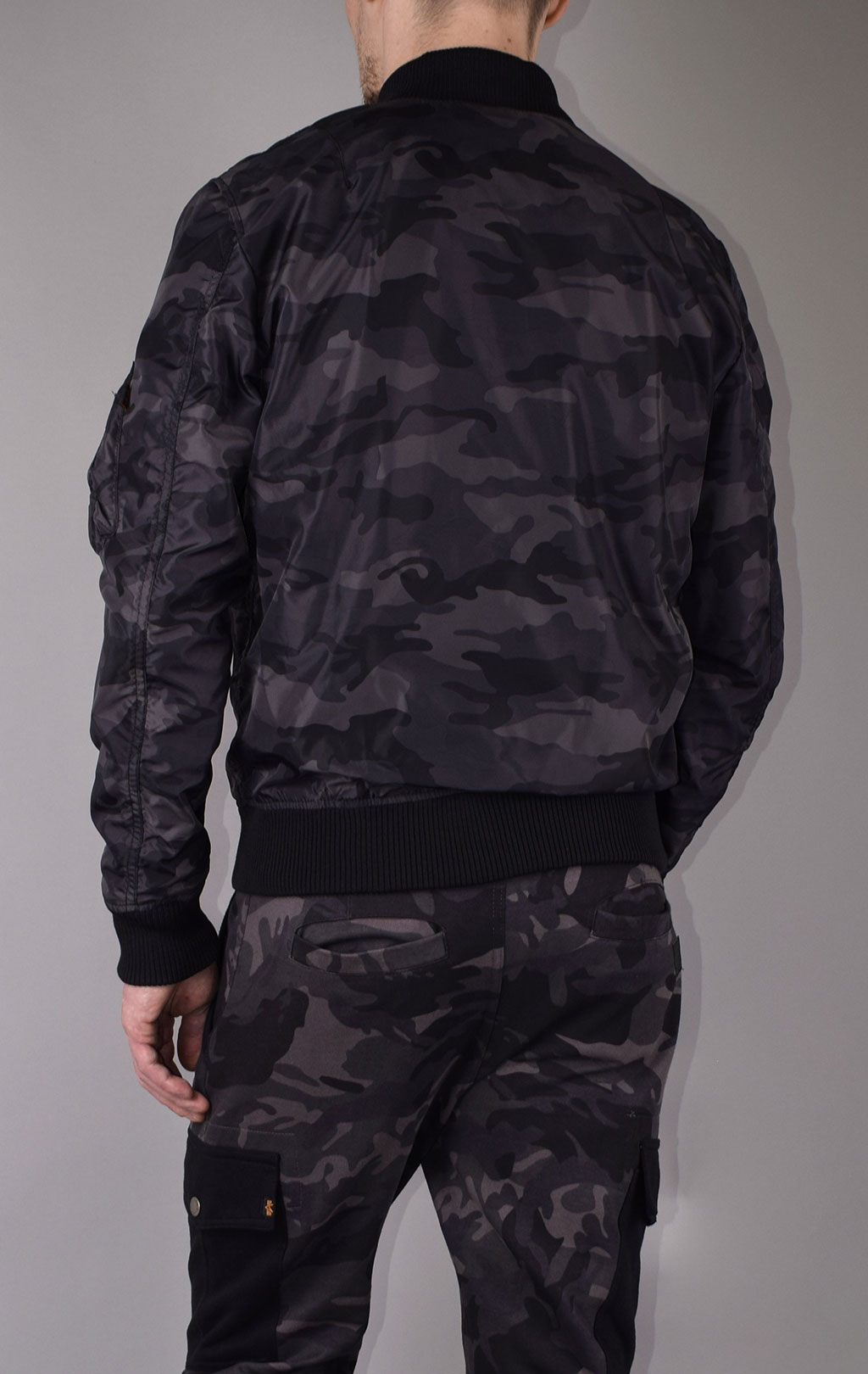 Ветровка-бомбер ALPHA INDUSTRIES MA-1 TT black camo 