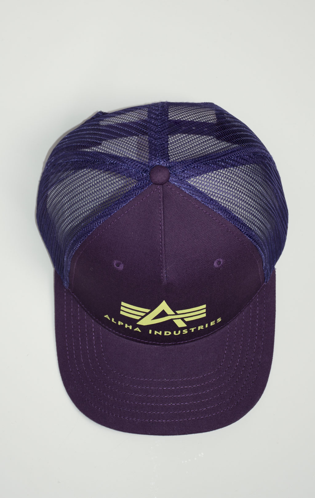 Бейсболка ALPHA INDUSTRIES BASIC TRUCKER CAP plum 