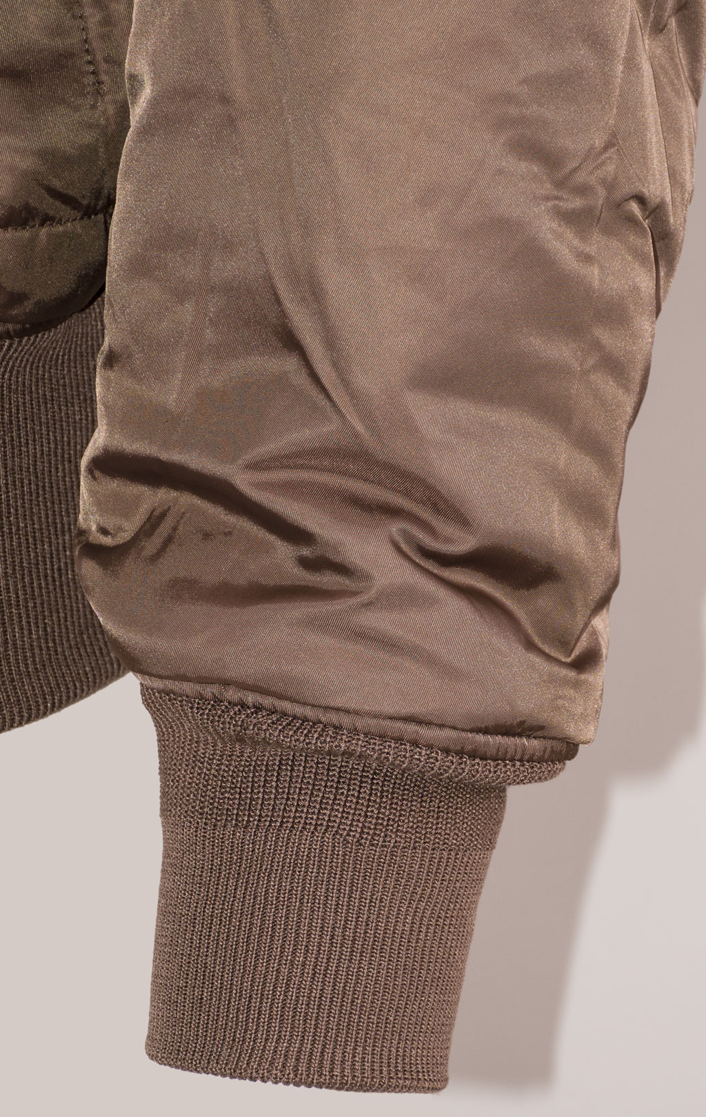 Бомбер ALPHA INDUSTRIES MA-1 original fit FW 24/25 chocolate 
