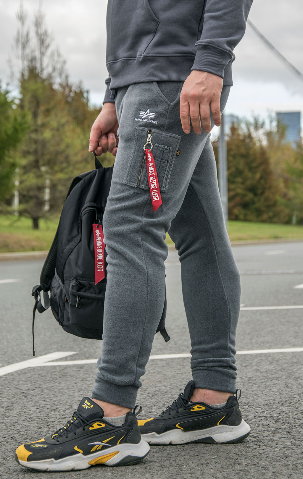 Брюки спортивные джоггеры ALPHA INDUSTRIES BASIC JOGGER SMALL LOGO POLAR greyblack 