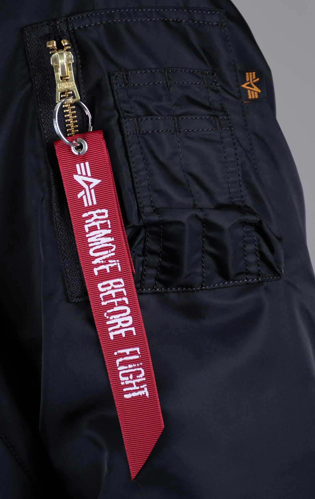 Бомбер ALPHA INDUSTRIES MA-1 HERITAGE black 