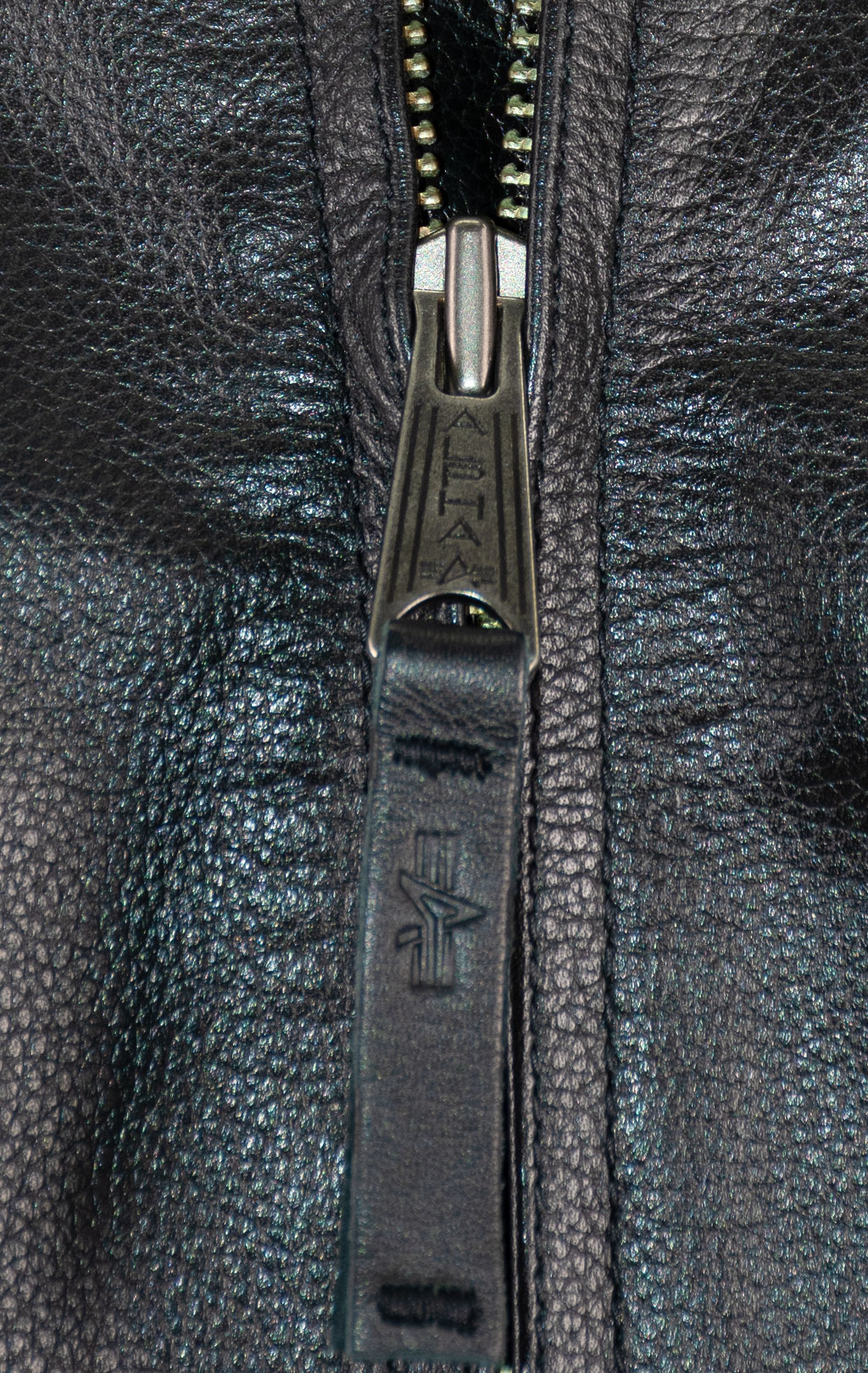 Куртка-бомбер лётная ALPHA INDUSTRIES MA-1 LEATHER LF кожа black 