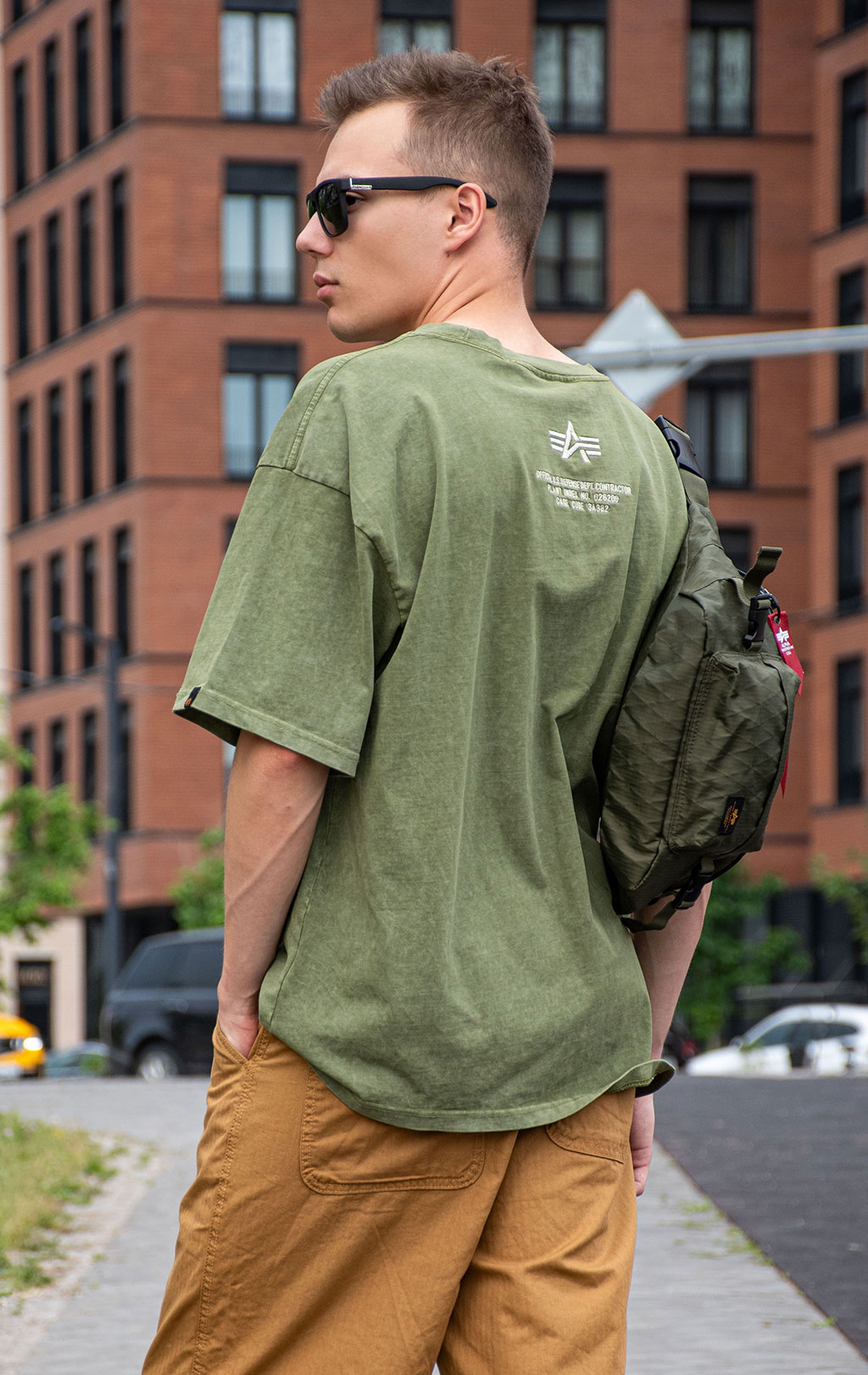 Футболка ALPHA INDUSTRIES ACID LOGO T moss green 