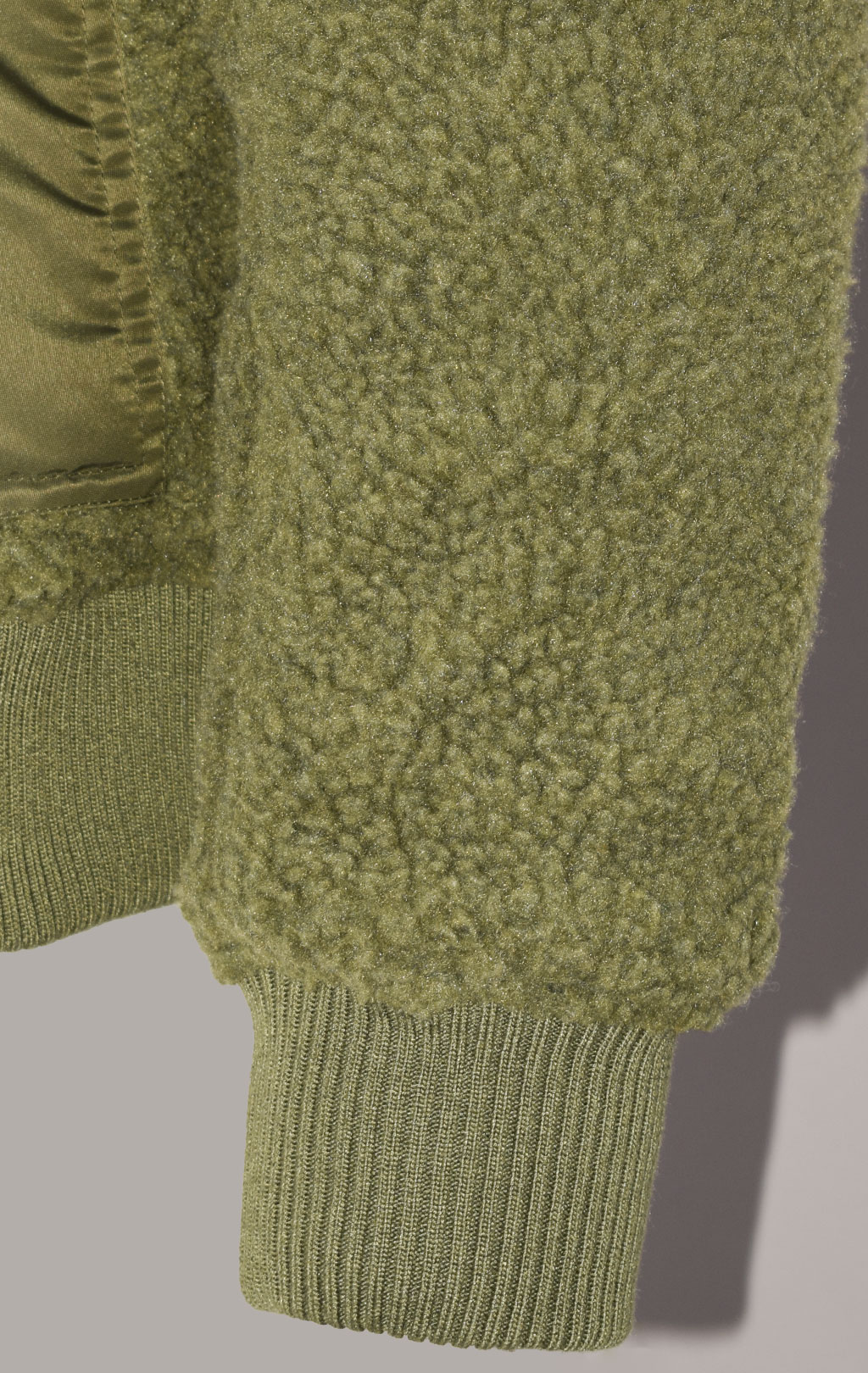 Куртка лётная ALPHA INDUSTRIES CWU ZIP HOODY TEDDY sage green 
