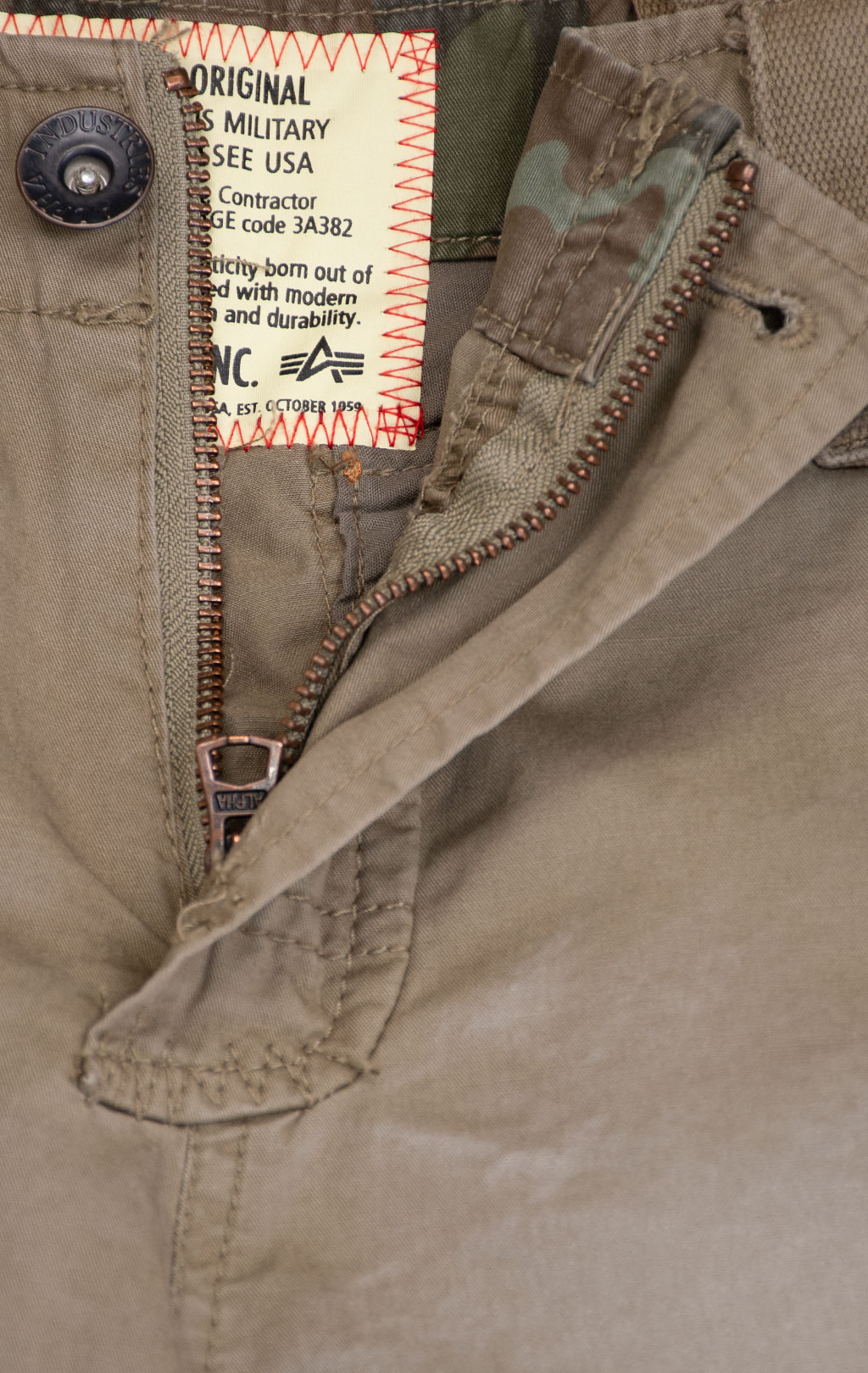 Шорты карго ALPHA INDUSTRIES TERMINAL olive 