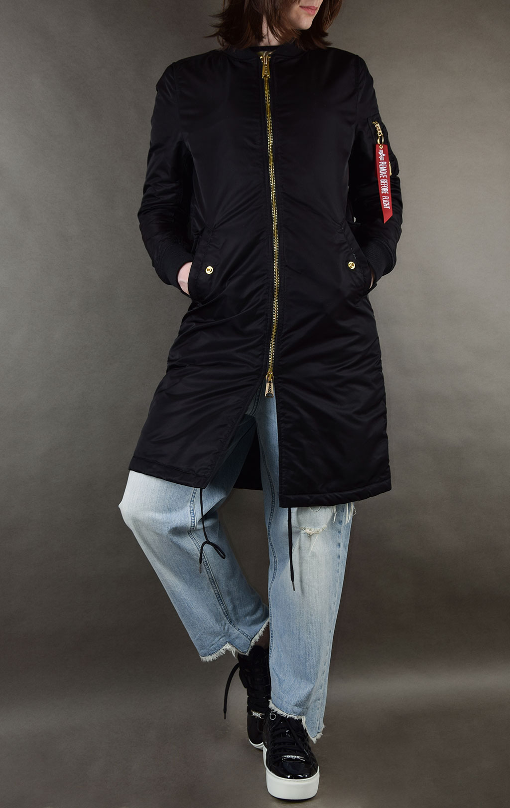 Женская куртка-бомбер удлинённая ALPHA INDUSTRIES MA-1 COAT PM black 