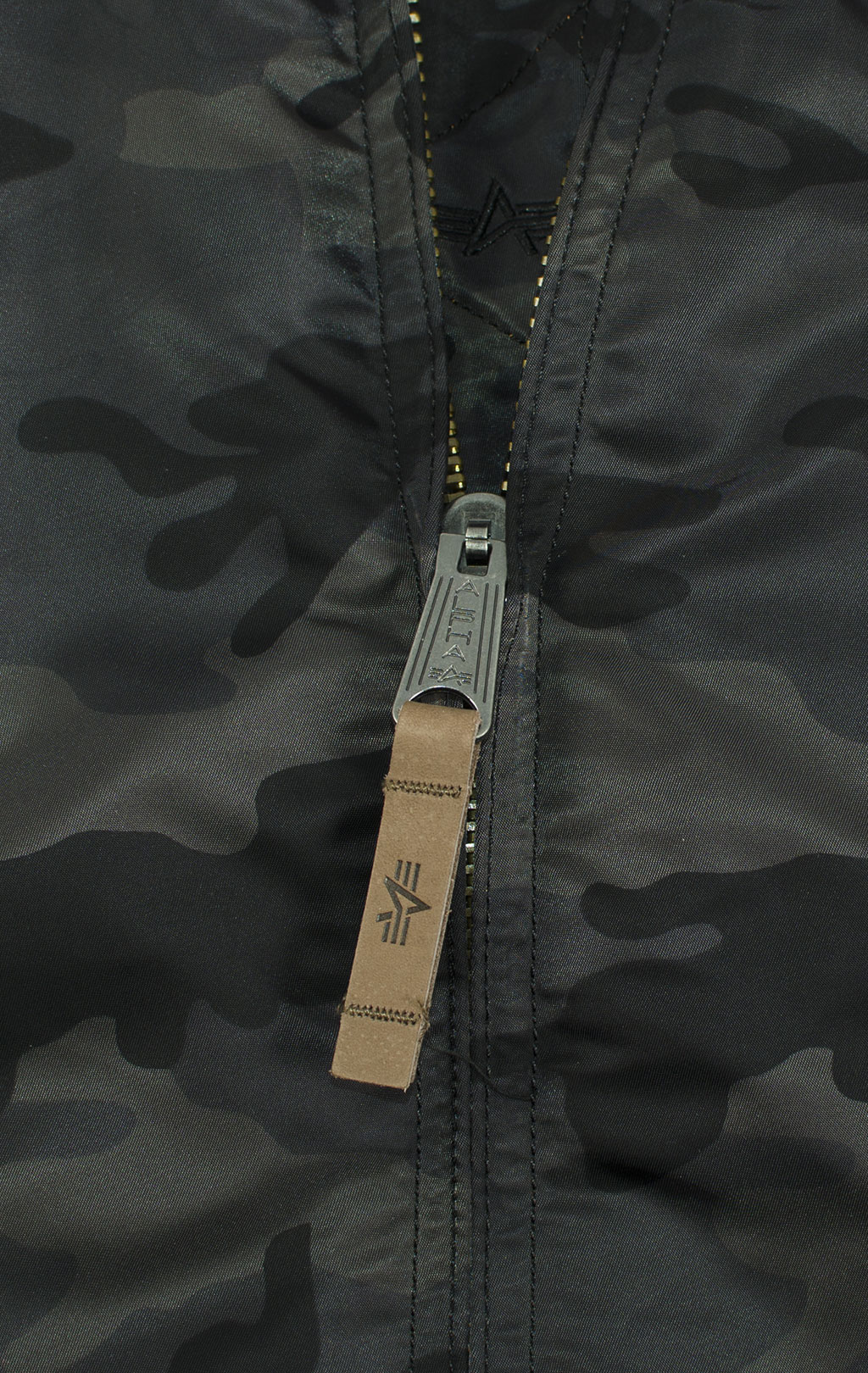 Женский бомбер ALPHA INDUSTRIES MA-1 VF 59 black camo 