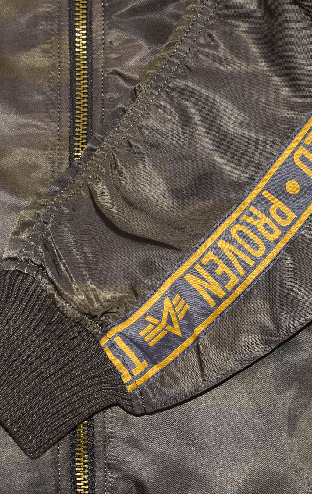 Бомбер ALPHA INDUSTRIES MA-1 60TH ANNIVERSARY dark olive camo 