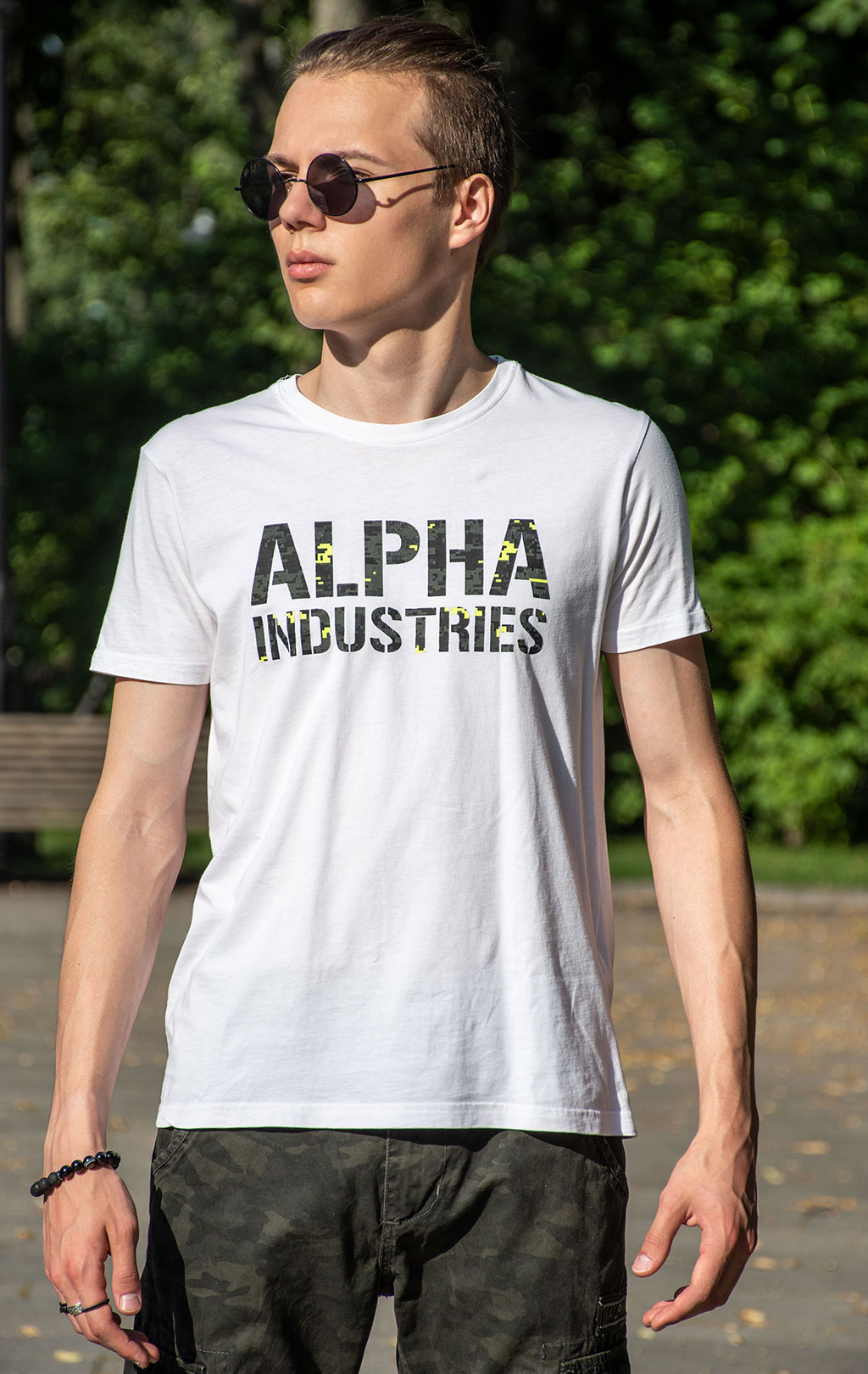 Футболка ALPHA INDUSTRIES CAMO PRINT white/digi black camo 