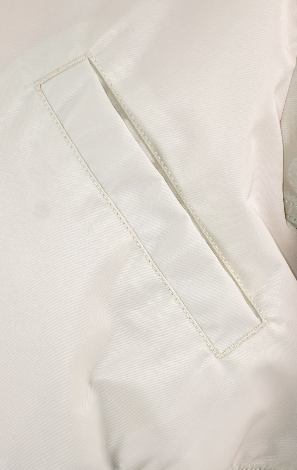 Женский бомбер ALPHA INDUSTRIES MA-1 CROPPED FW 25/26 dune white 
