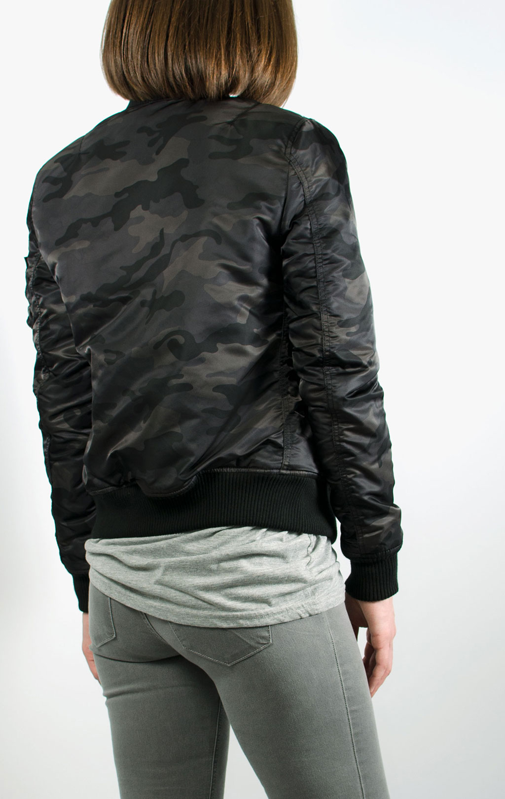 Женский бомбер ALPHA INDUSTRIES MA-1 VF 59 black camo 