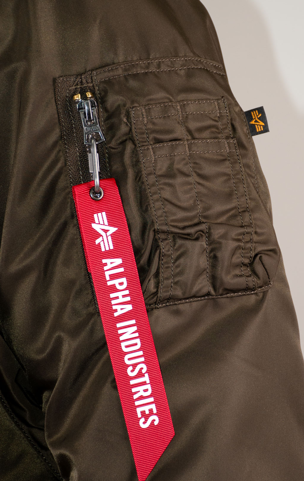 Бомбер ALPHA INDUSTRIES MA-1 original fit FW 25/26 espresso 
