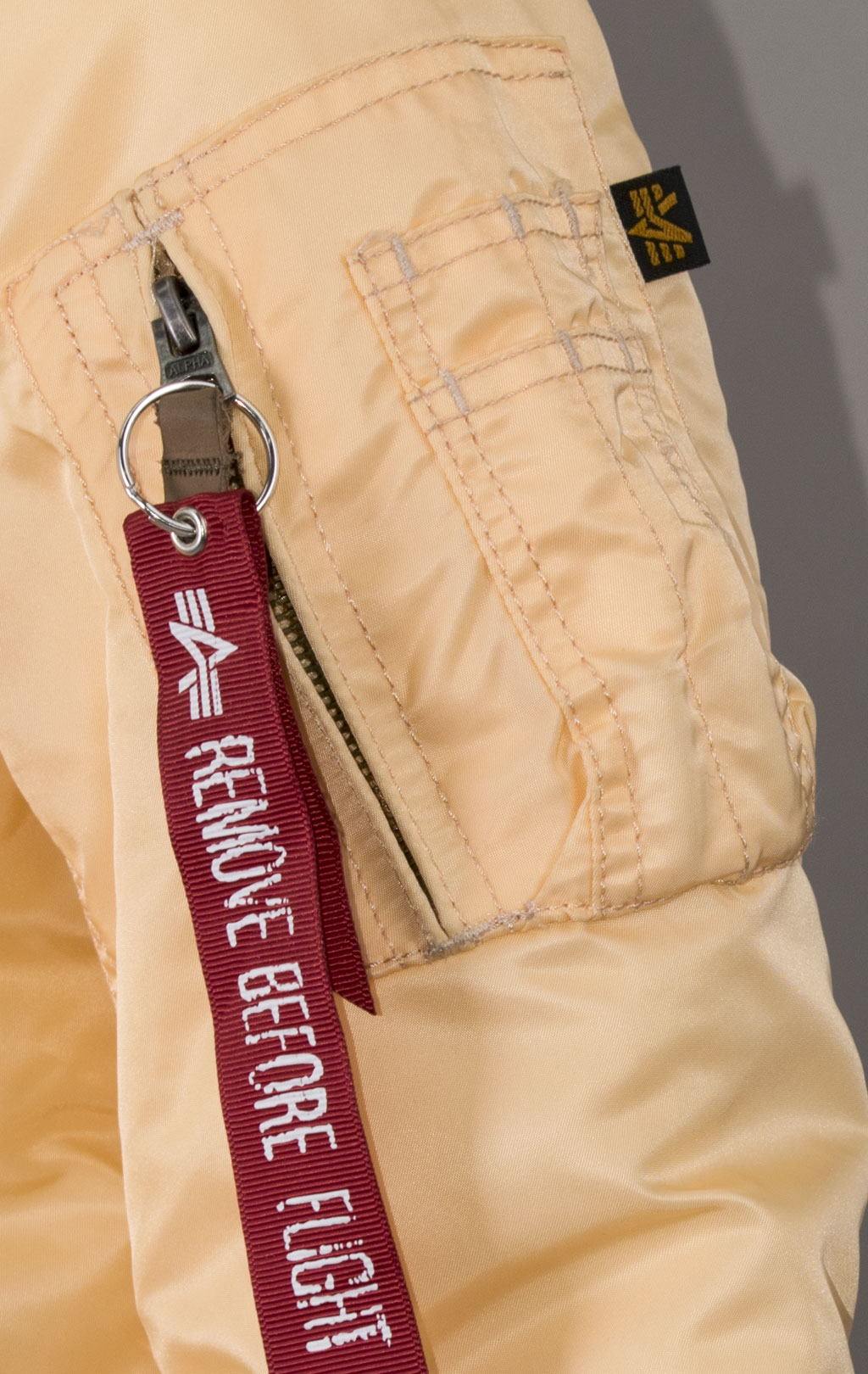 Женский бомбер ALPHA INDUSTRIES MA-1 VF 59 apricot 