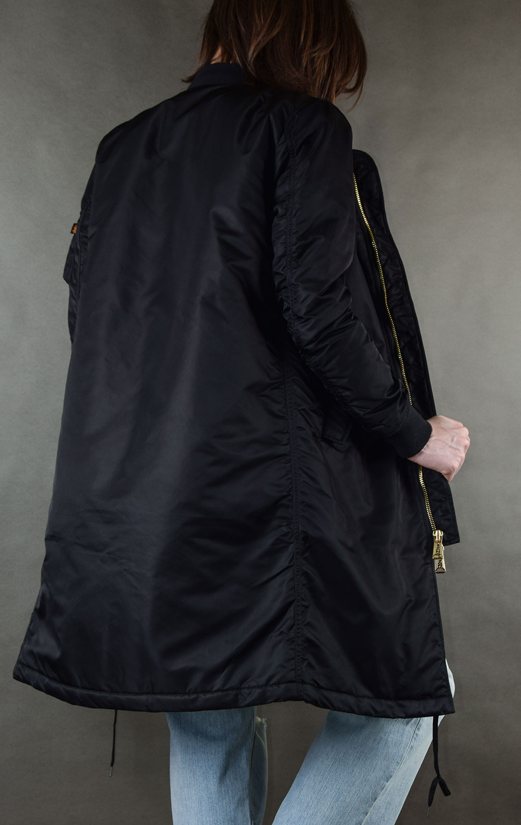 Женская куртка-бомбер удлинённая ALPHA INDUSTRIES MA-1 COAT PM black 