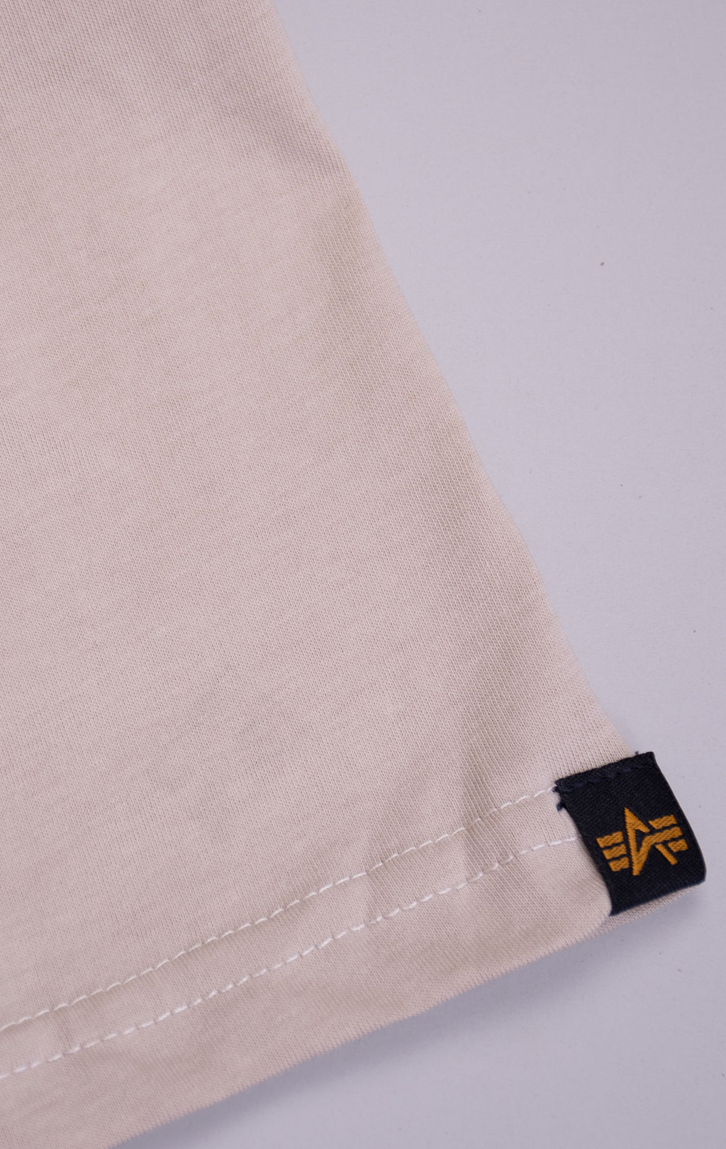 Футболка ALPHA INDUSTRIES BASIC T organic beige 