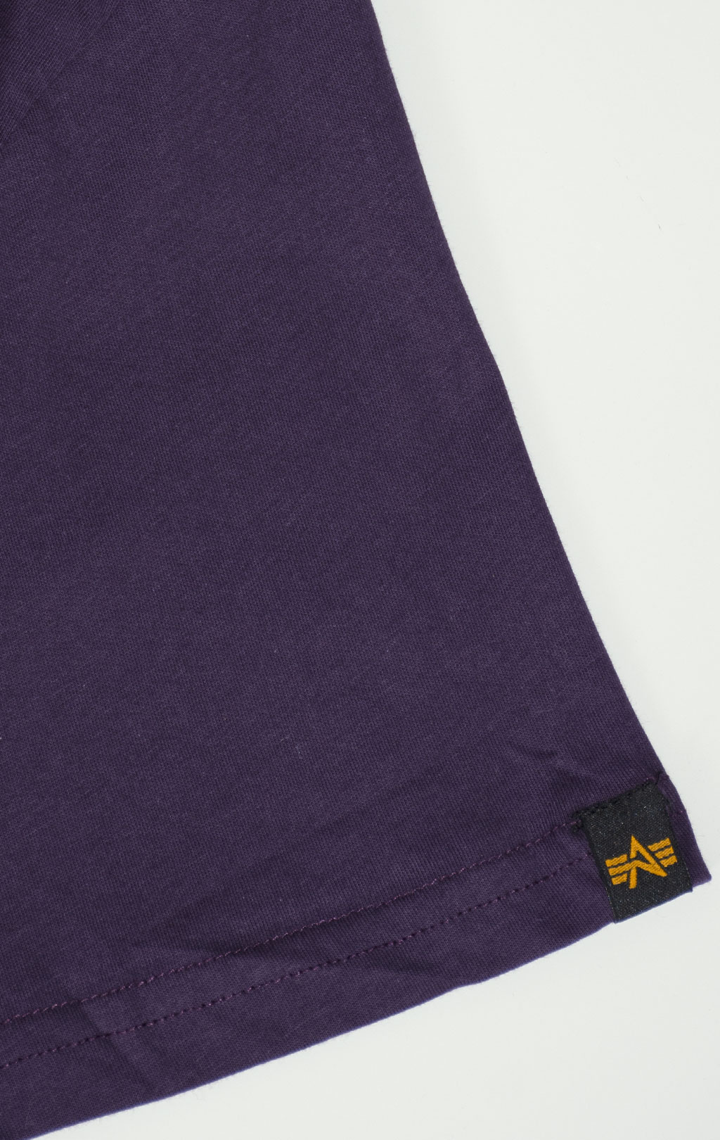 Футболка ALPHA INDUSTRIES BASIC T plum 