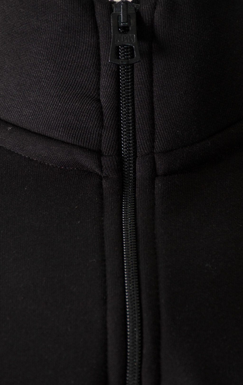 Толстовка ALPHA INDUSTRIES HALF ZIP SWEATER SMALL LOGO black 