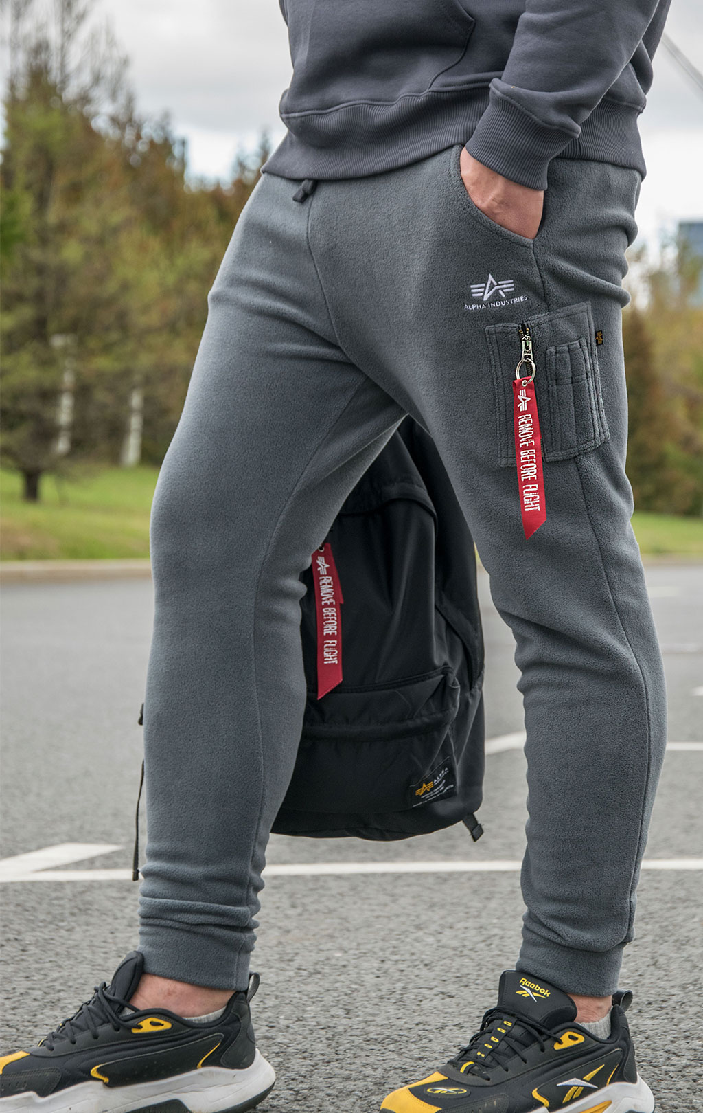 Брюки спортивные джоггеры ALPHA INDUSTRIES BASIC JOGGER SMALL LOGO POLAR greyblack 