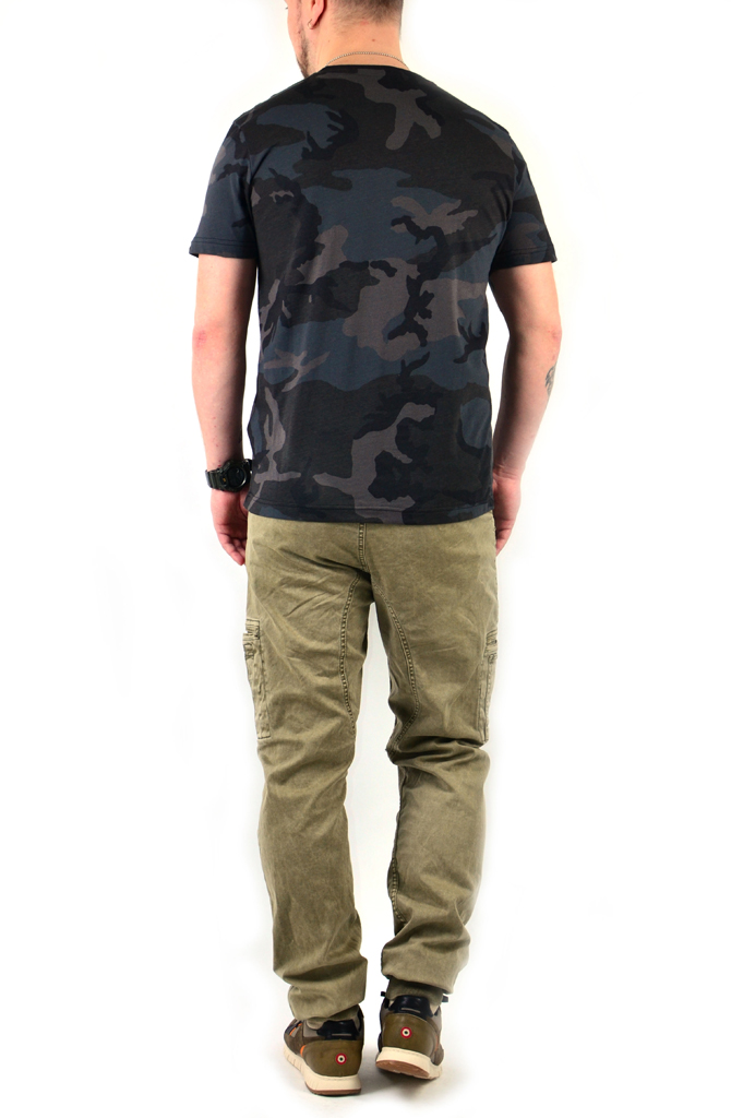 Футболка ALPHA INDUSTRIES BLURRED black camo 