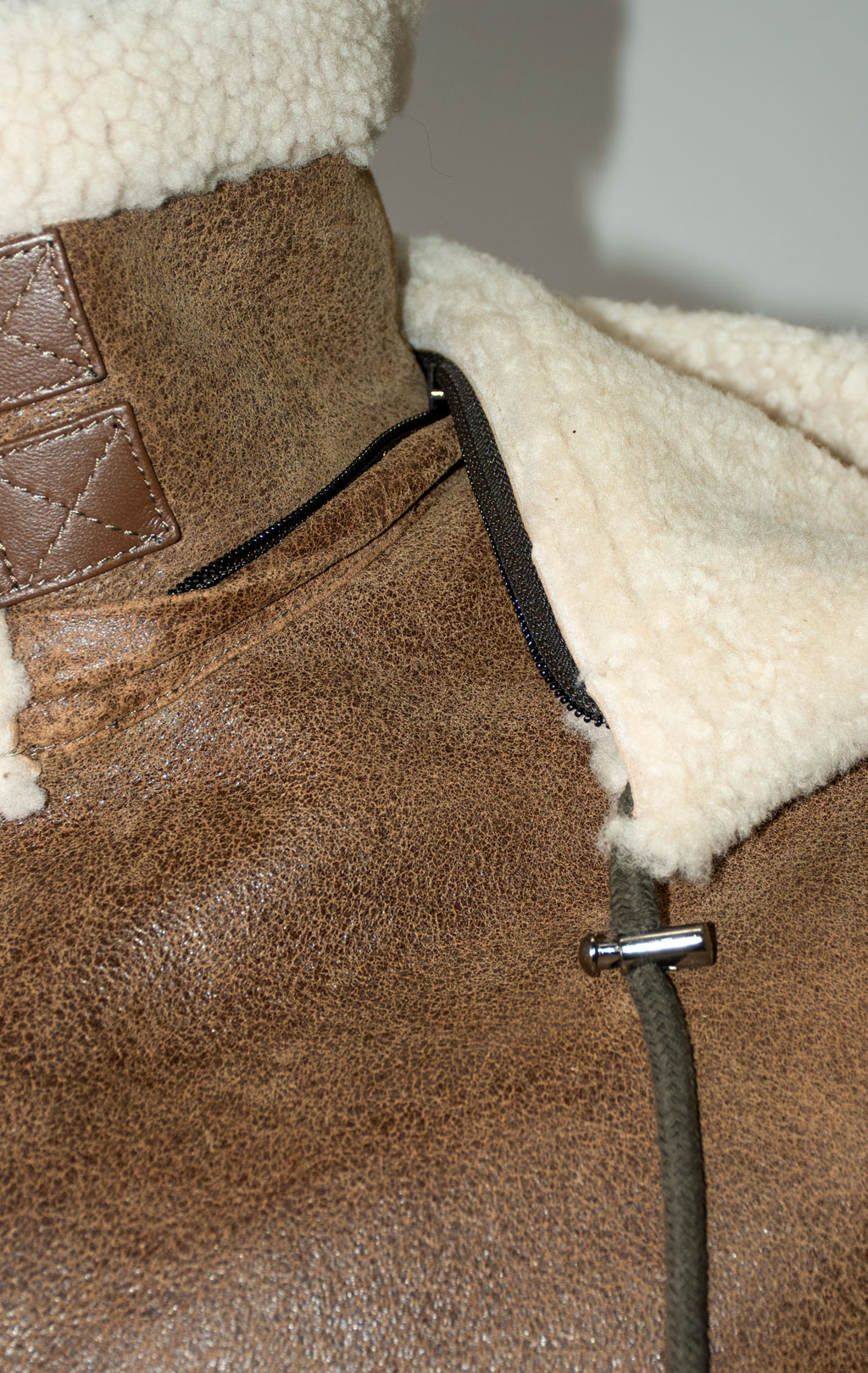 Куртка-пилот KODZIC B-3 HOODED SLIM FIT овчина FW 25/26 vintage khaki 