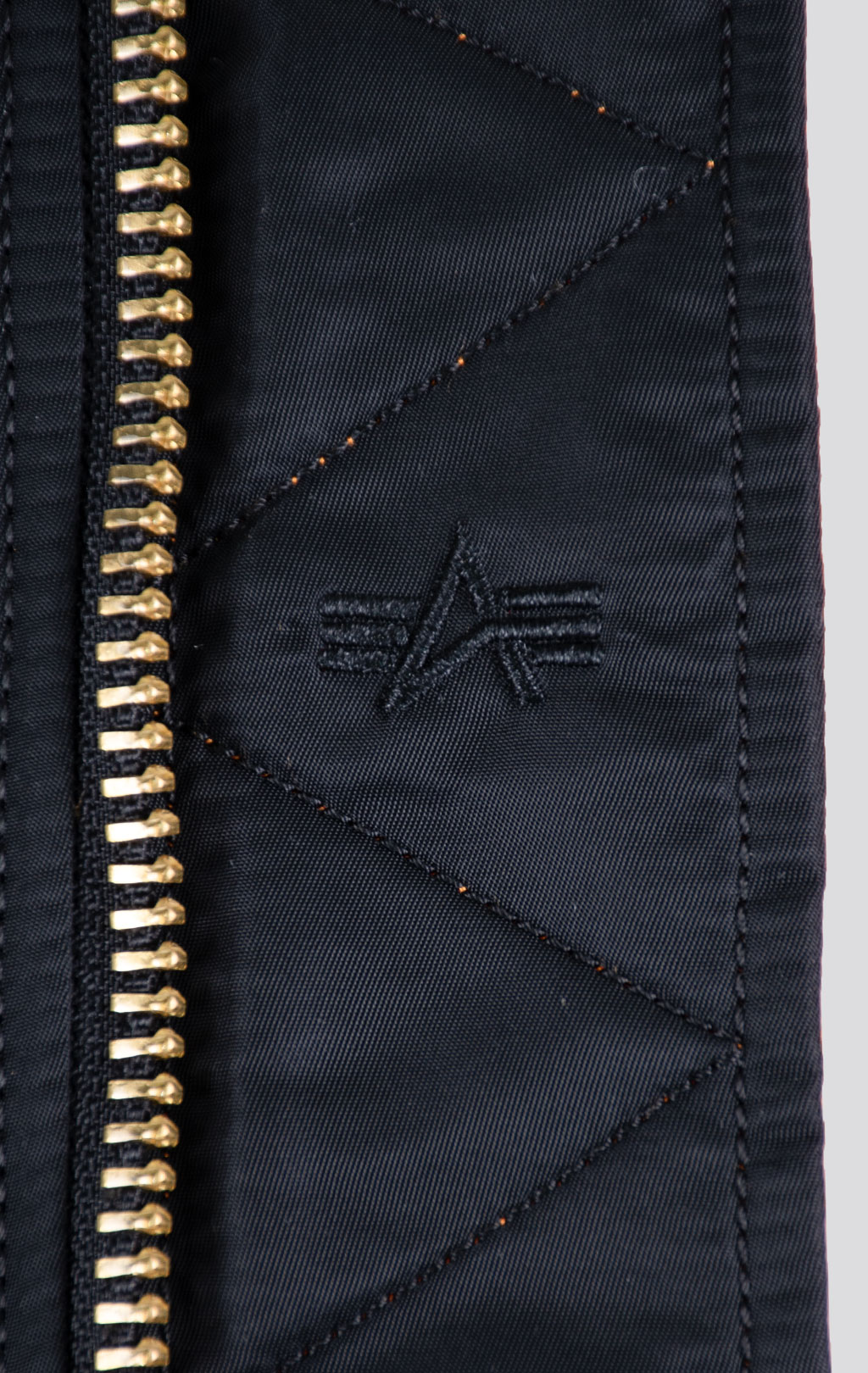 Бомбер ALPHA INDUSTRIES MA-1 HERITAGE black 