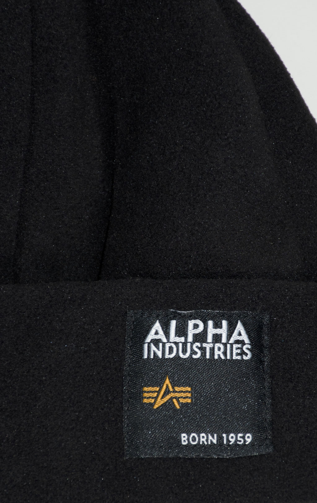 Шапка ALPHA INDUSTRIES LABEL FLEECE BEANIE black 