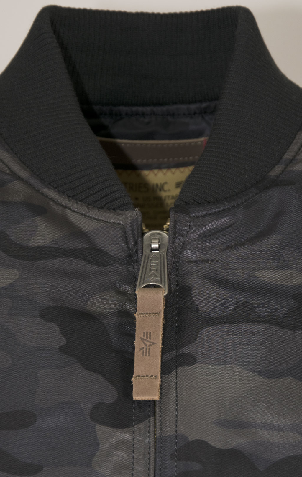 Бомбер ALPHA INDUSTRIES MA-1 VF 59 black camo 