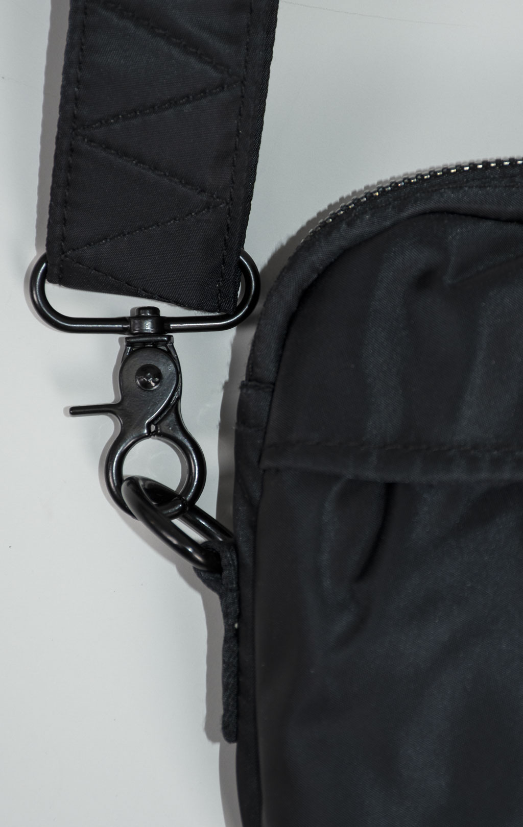 Сумка поясная ALPHA INDUSTRIES NYLON MESSENGER BAG FW 24/25 black 