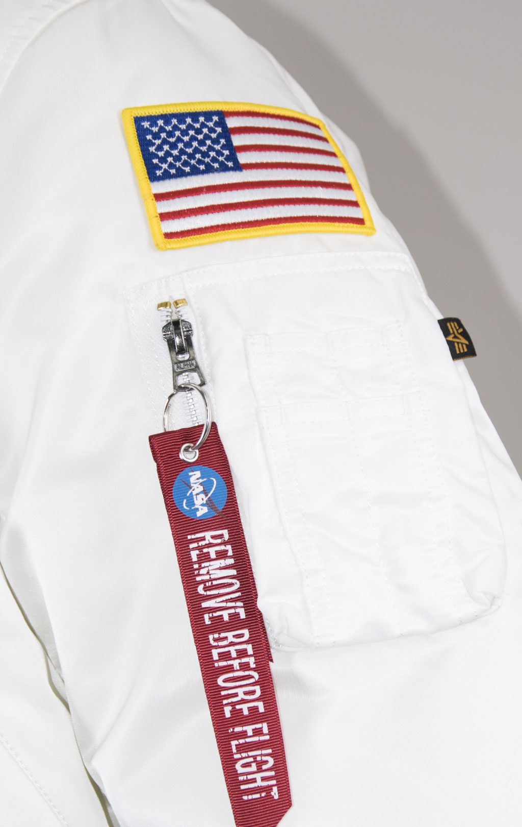 Бомбер ALPHA INDUSTRIES MA-1 original fit NASA white 