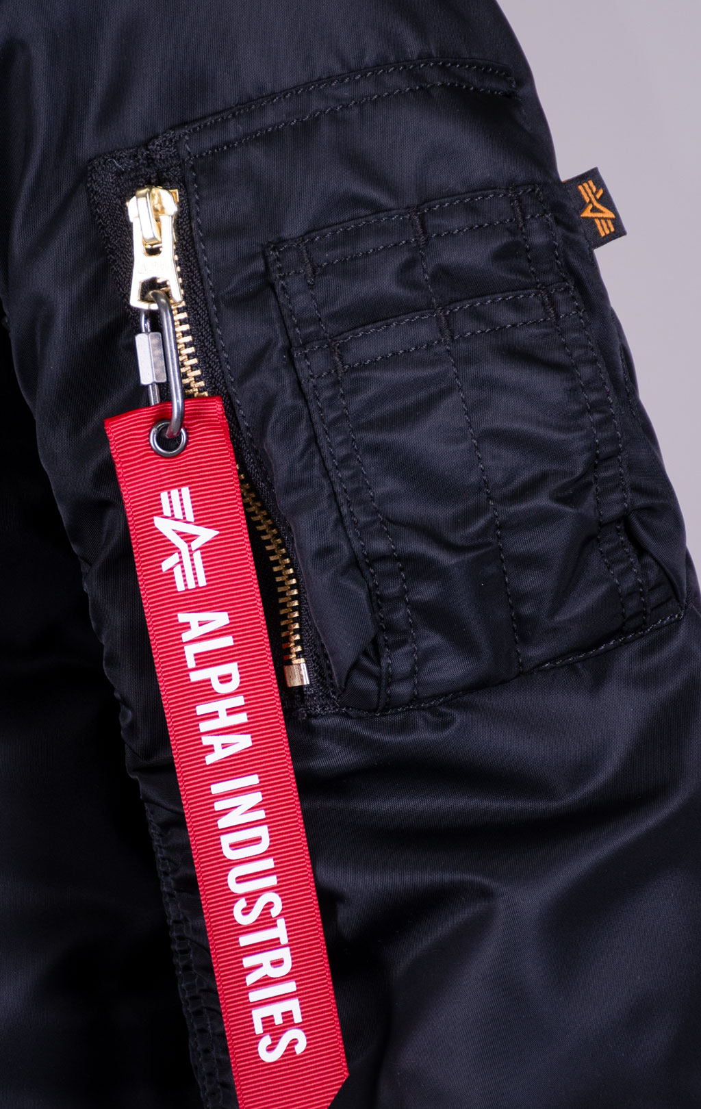 Женский бомбер ALPHA INDUSTRIES MA-1 W SS 26 black 